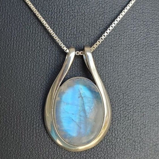 Vintage Ogrlica Beli Opal